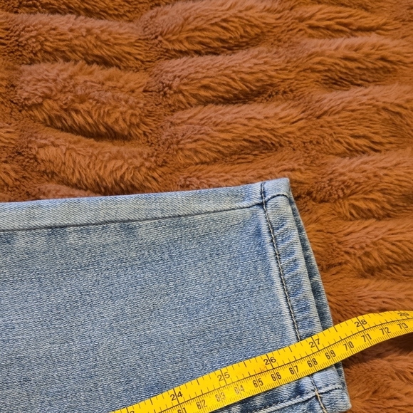 Judy Blue Skinny Fit Light Blue Distressed Jeans - Picture 4 of 6